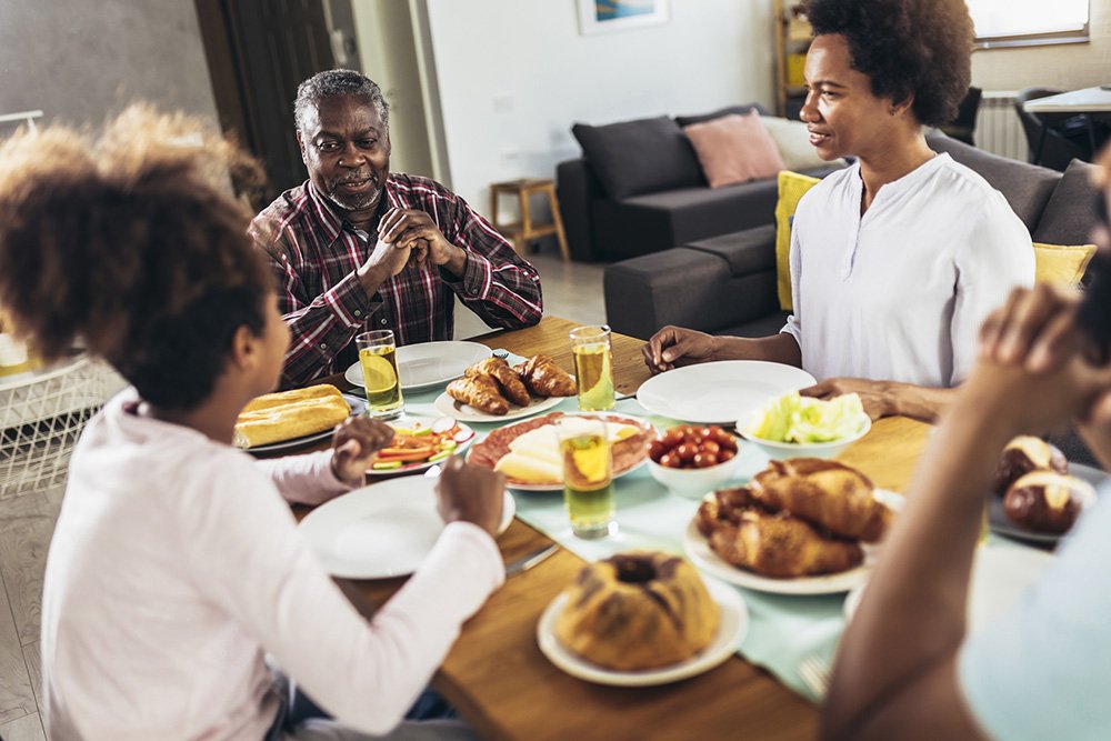Multigenerational family having dinner together - Do Grandchildren Lose Interest in Their Grandparents